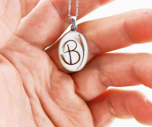gümüş mini oval kolye tek taraflı